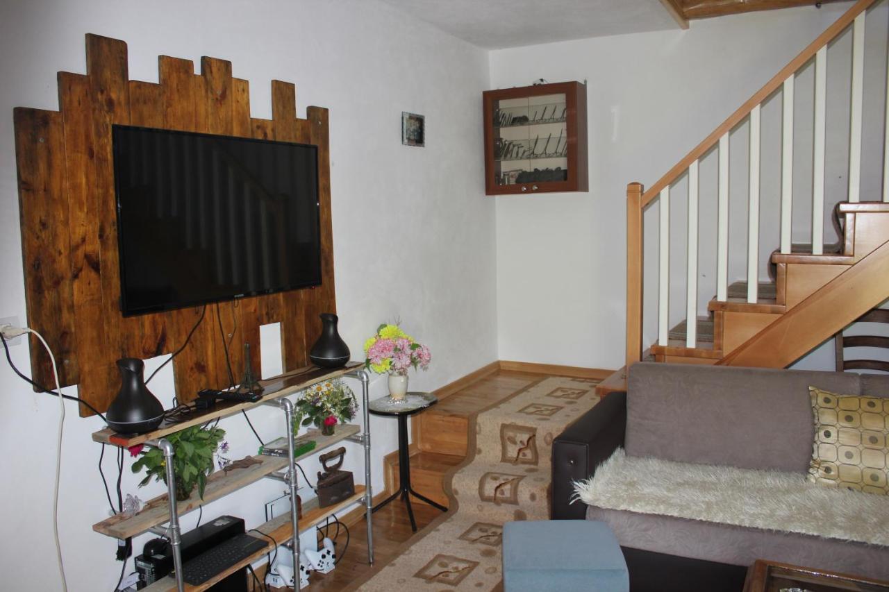 Guest House Sabriu Rabdisht Εξωτερικό φωτογραφία