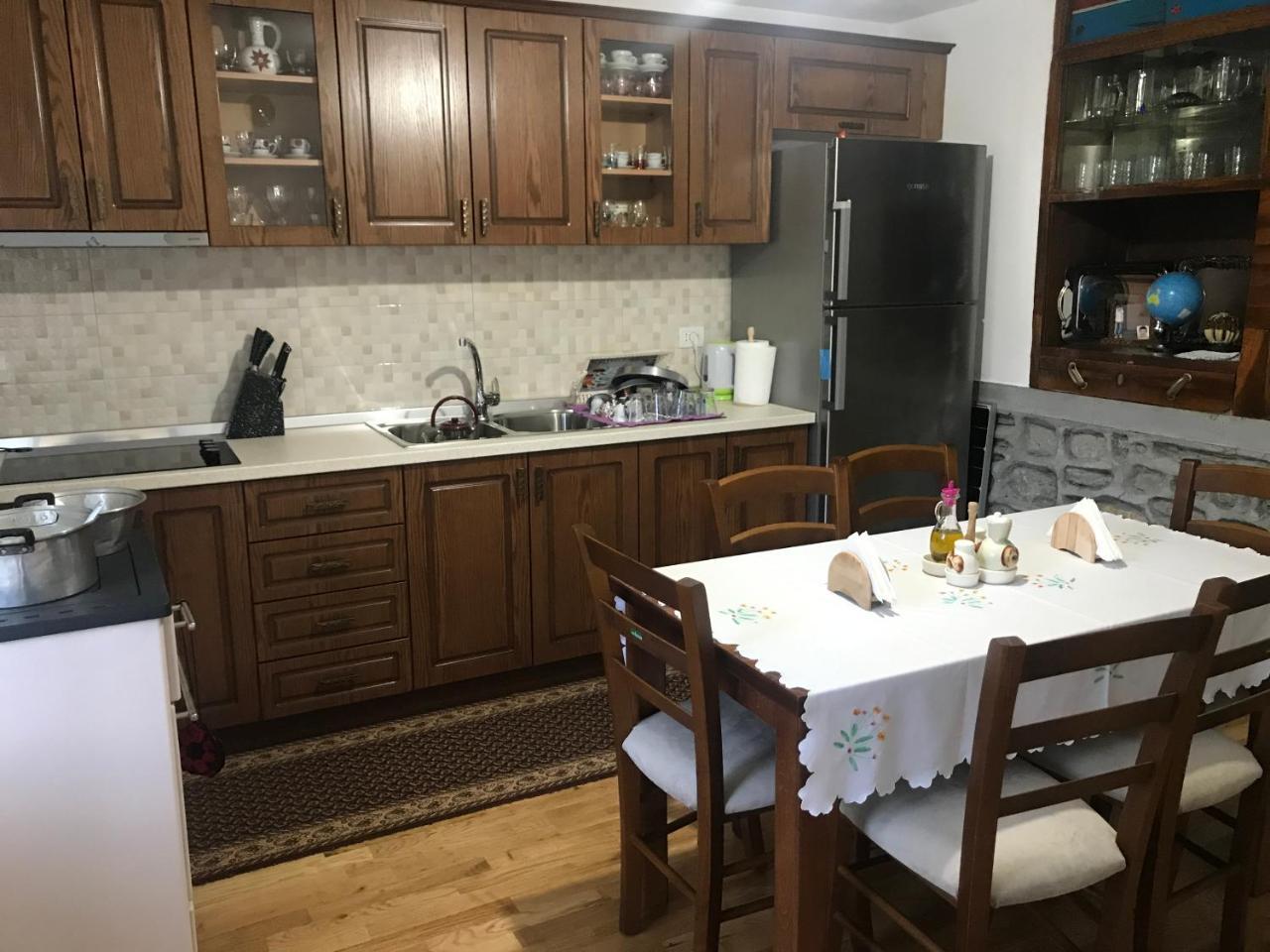 Guest House Sabriu Rabdisht Εξωτερικό φωτογραφία
